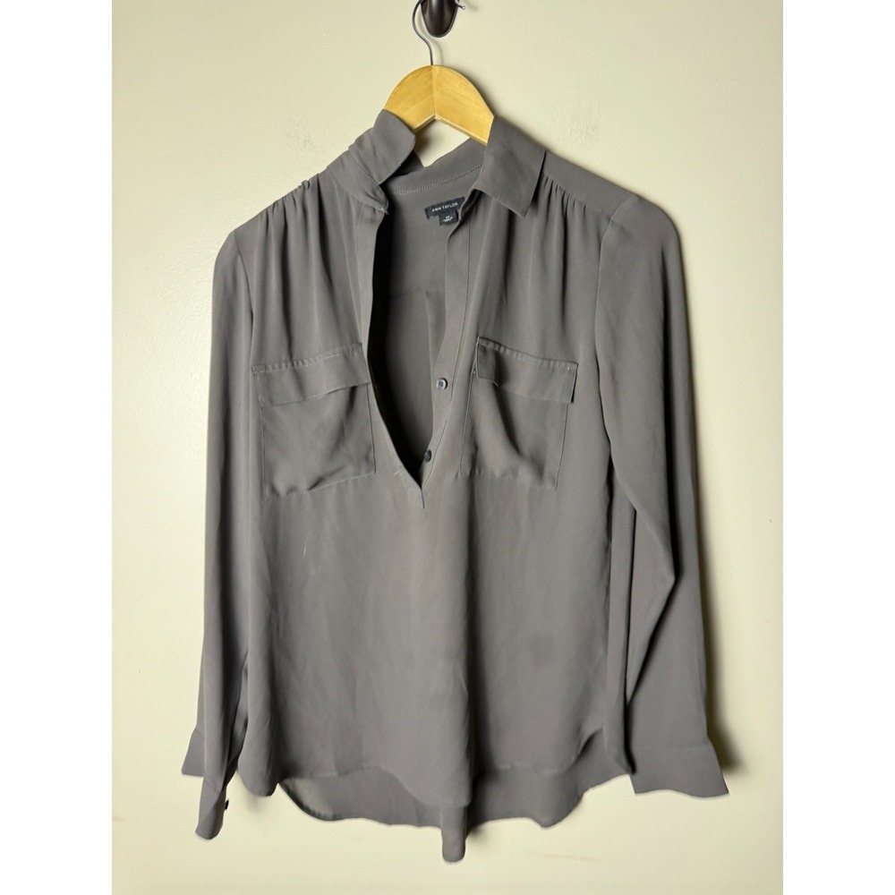 Ann Taylor Long Sleeve Utility‎ Blouse Pocket Top Womens XS Gray Collared